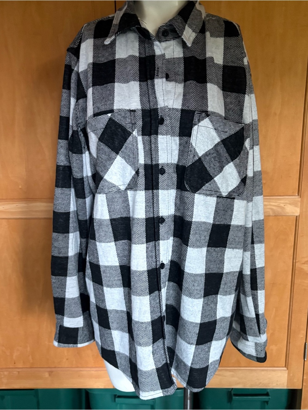 NWT Casa Cabana Black & White Buffalo Plaid Button-Up Shirt